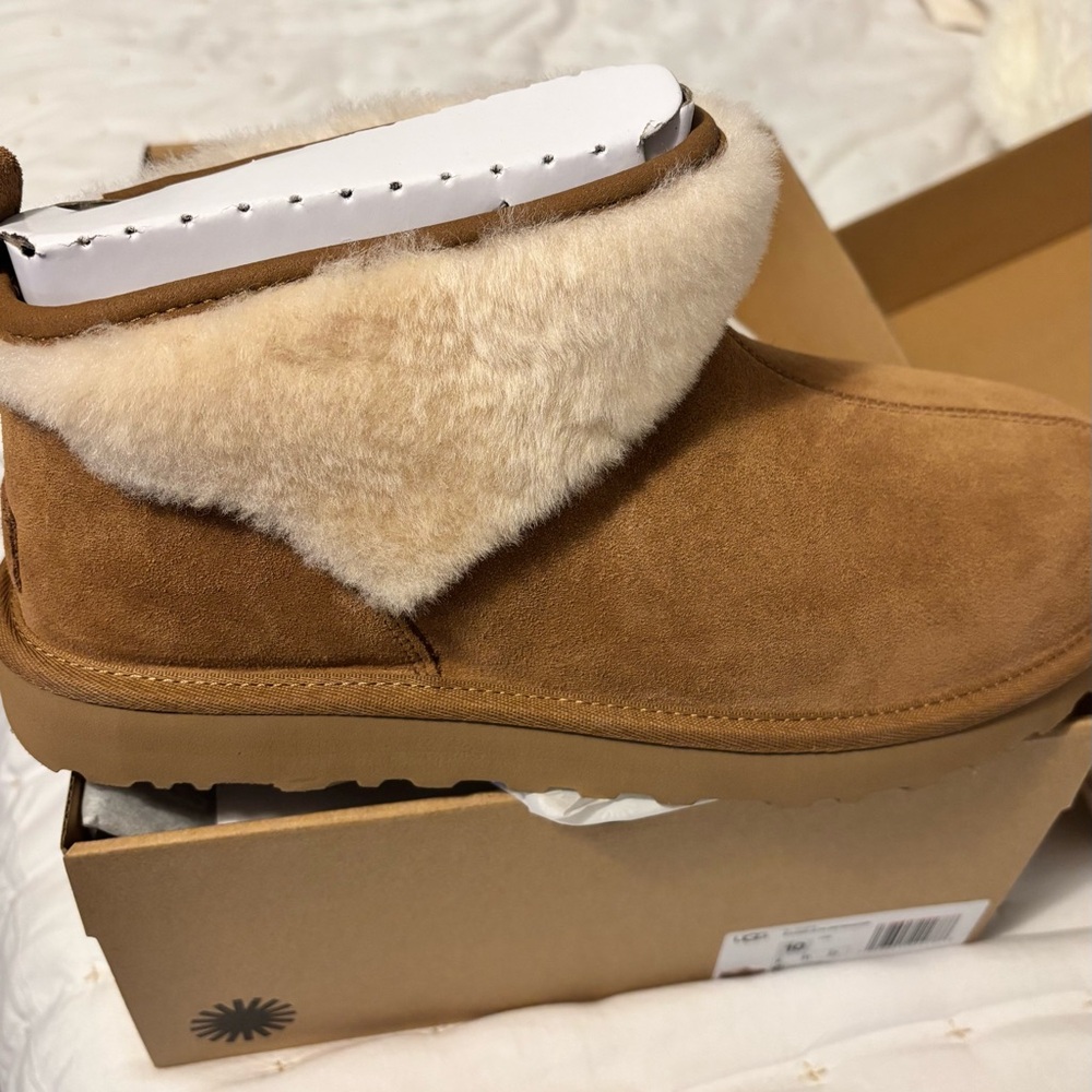 UGG Classic Ultra Mini Snugscape New in Box